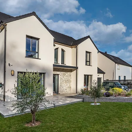 Accommodatie bij particulieren Et Cosy Chez A&m -elegant Home, Calme, Campagne, Parking Gratuit Épône